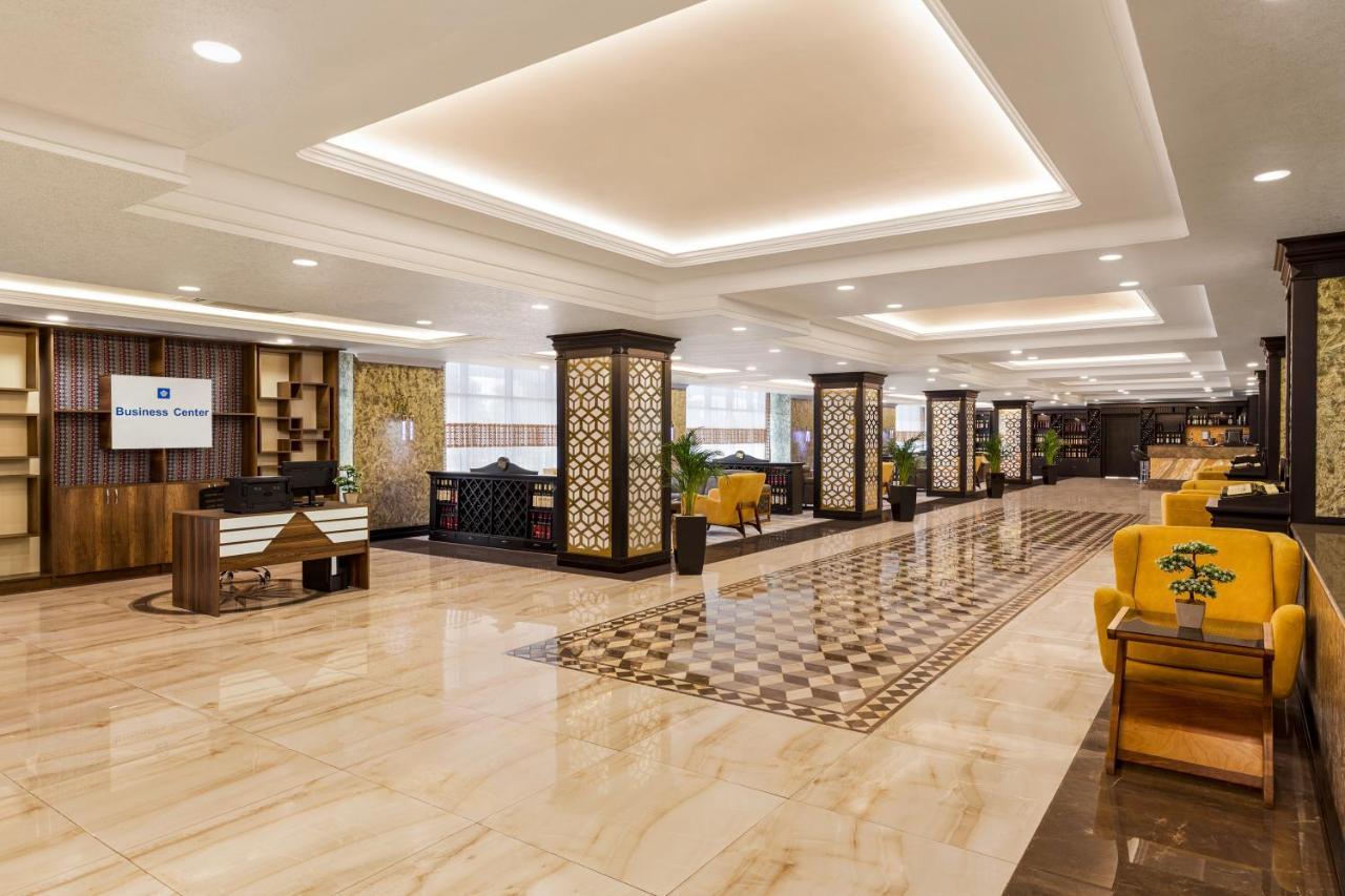 Отель Wyndham Баку Экстерьер фото