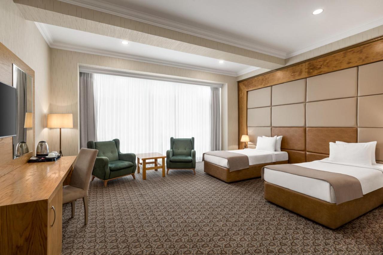 Отель Wyndham Баку Экстерьер фото