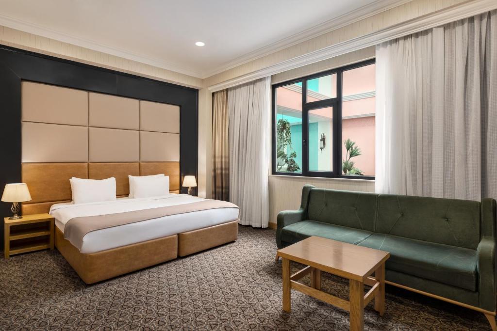 Отель Wyndham Баку Экстерьер фото